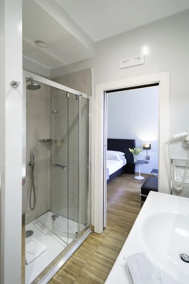 غرفة ثلاثية بسرير كينج وسرير فردي، At Home Townhouse 9/10