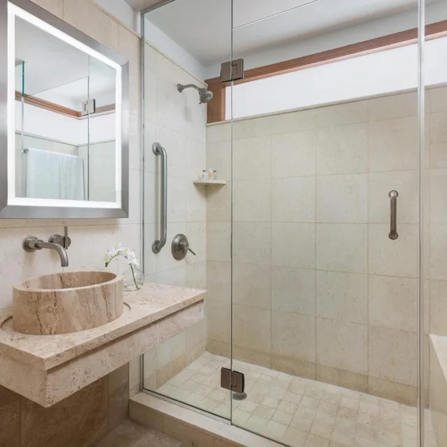 جناح جونيور، Hotel 57 8/8