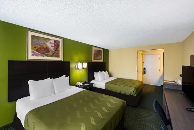 غرفة بسريرين كوين لذوي الإعاقة، Quality Inn SeaTac Airport Seattle 3/5