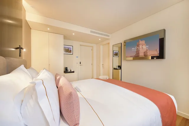 غرفة بسريرين منفصلين بإطلالة على المدينة، Hotel Moon & Sun Lisboa 2/10