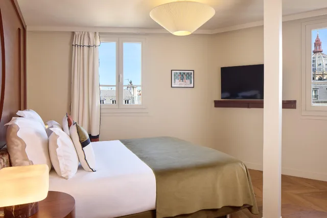 Paris, Double Bed، HOTEL D'ARGENSON 1/1