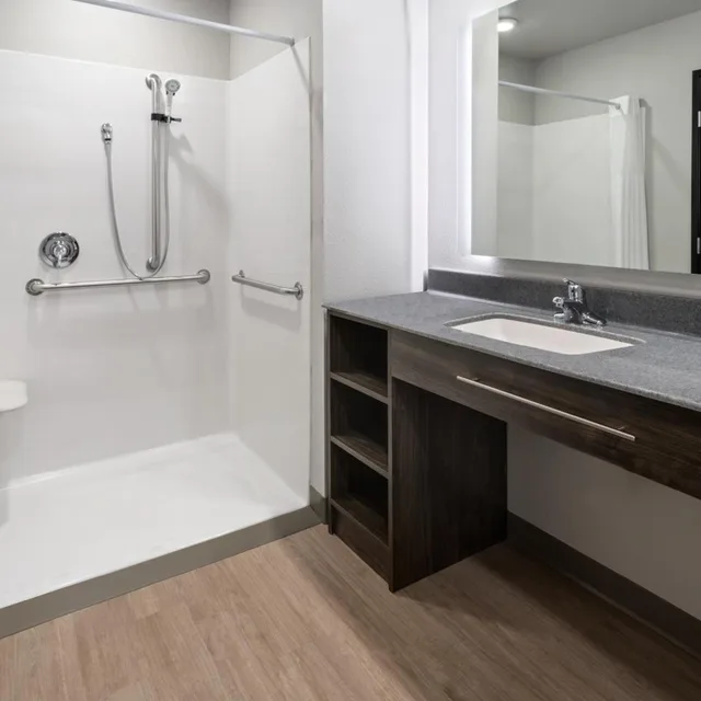 غرفة بسرير كينج وسرير كوين لذوي الإعاقة، My Place Hotel Tucson North Marana Cortaro, AZ 4/5