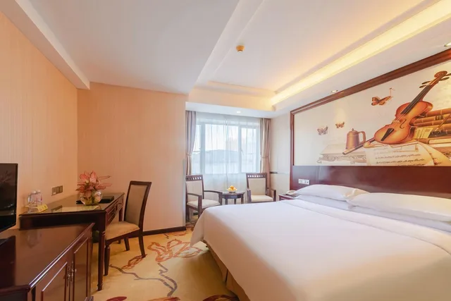 Deluxe, King Bed, Vienna Hotel Shenzhen Fenghuang Road 1/1