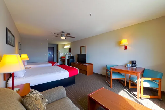 Double Queen Room - Bay view، Siletz Bay Beachfront Hotel by OYO Lincoln City 8/10