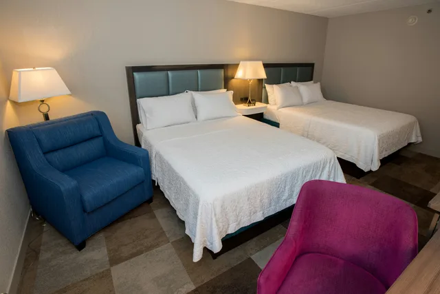 Room, 2 Queen Beds, Hampton Inn Wooster 2/4