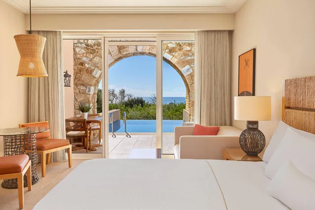 Infinity, Guest Room, Premium, King Bed, Sea View, Sofa، The Westin Resort, Costa Navarino 4/9