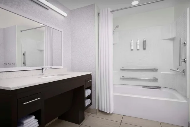 جناح بسرير كينج مع أريكة لذوي الإعاقة، Home2 Suites By Hilton Clarksville/Ft. Campbell 5/8