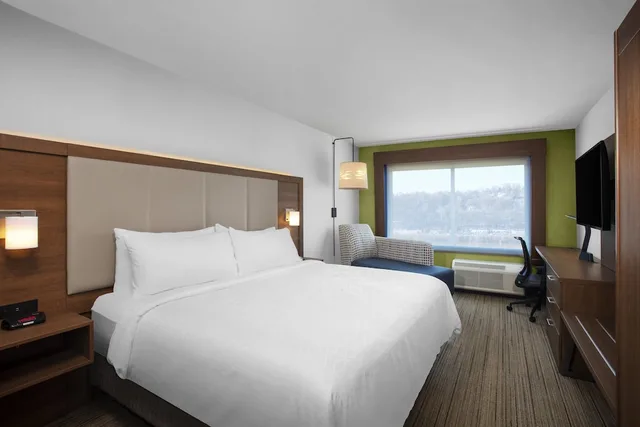 غرفة قياسية بسرير مزدوج، Holiday Inn Express Charleston-Civic Center 1/3