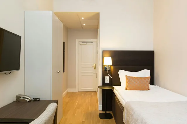 Standard, Single, Elite Hotel Adlon 1/6