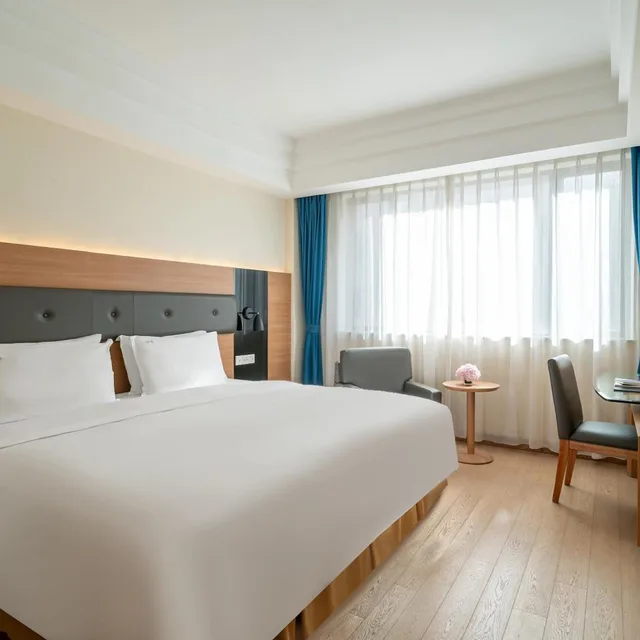 غرفة سوبيريور بسرير كينج، Holiday Inn Shanghai Hongqiao Central 1/9