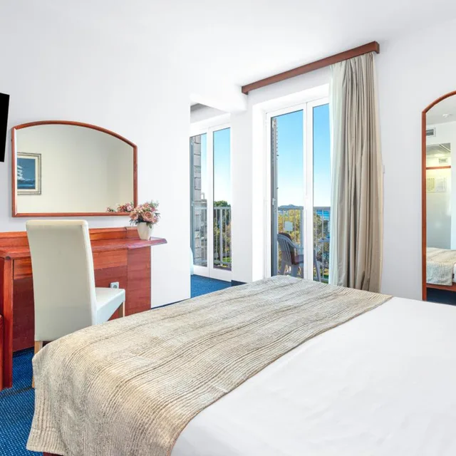 غرفة عائلية بإطلالة على البحر، Hotel Komodor 3/5