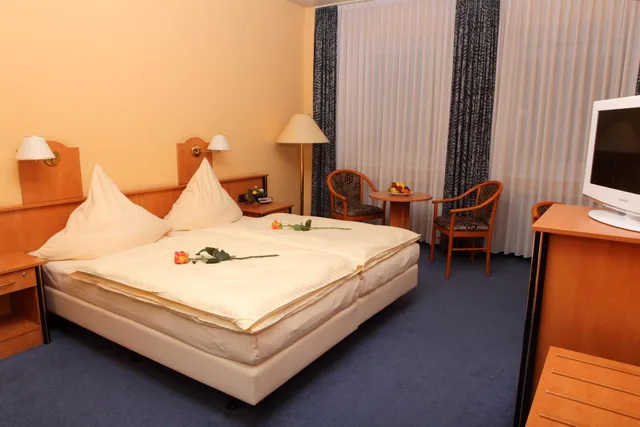 غرفة بسرير كوين، Hotel Boulevard Cologne 5/10