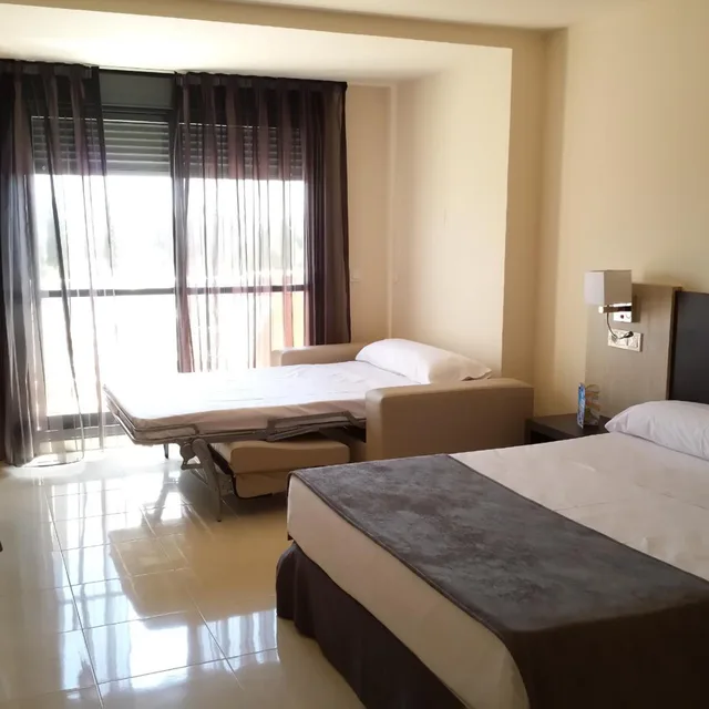 غرفة ثلاثية بإطلالة على البحر، Adaria Vera Hotel 2/6