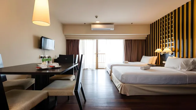 Deluxe, Twin Beds, Pool View, Resort Suites At Bandar Sunway 1/1