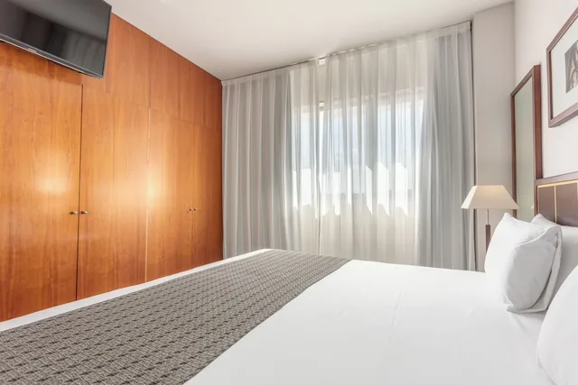 Room, Twin Beds, Living Area, Eurostars Toledo 2/4