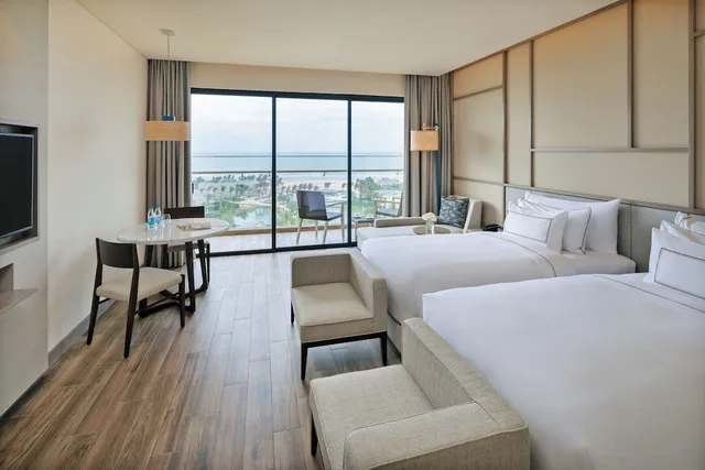 غرفة ديلوكس بسريرين منفصلين بإطلالة على البحر، Melia Ho Tram Beach Resort 4/7