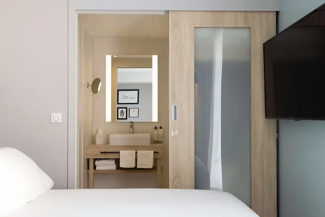 غرفة بسرير كوين بإطلالة، Hampton by Hilton Tours Centre 4/4