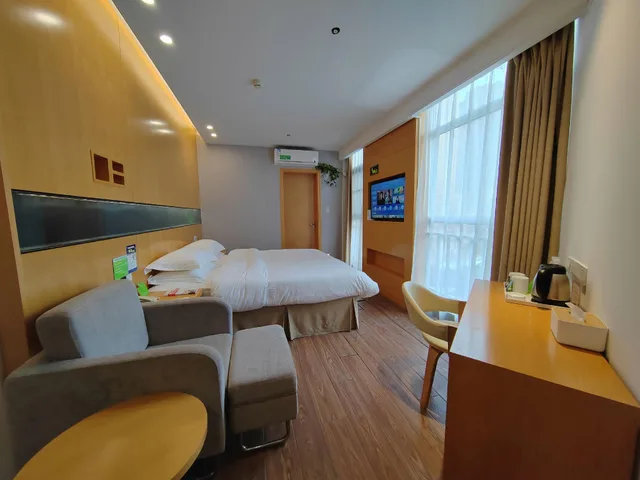 غرفة بزنس بسرير مزدوج، Vatica Xuzhou High Speed Railway Station Hotel 2/2