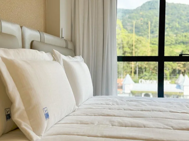 Master, Suite, Double Bed, Mountain View، Blue Sea Hotel 3/6