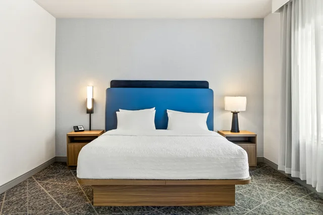 Studio, King Bed, Sofa, Hampton Inn Suites Merced 1/4