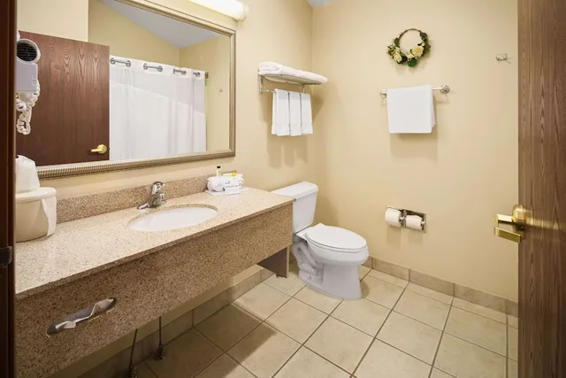 غرفة بسريرين كوين، AmericInn by Wyndham Hill City Mt Rushmore 4/4