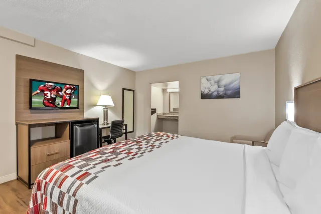 غرفة قياسية بسرير كوين، Red Carpet Inn Washington DC 1/7