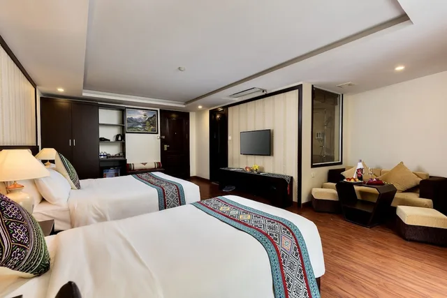 غرفة ديلوكس بسرير كينج بإطلالة على المدينة، Sapa Diamond Hotel 3/4