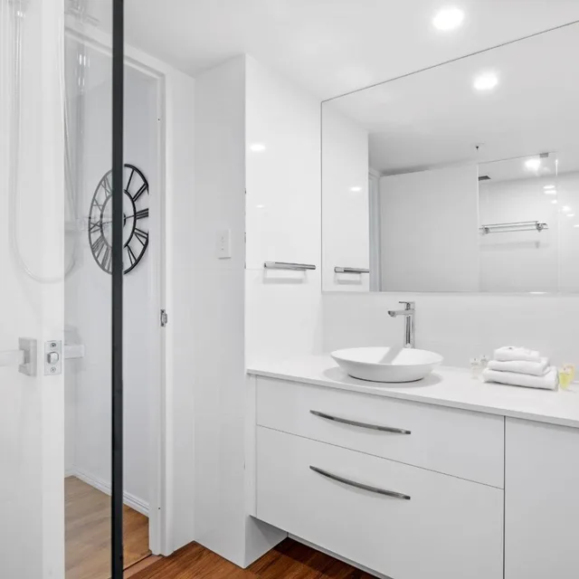 شقة تنفيذية بإطلالة على البحر بغرفتي نوم، De Ville Apartments 6/6
