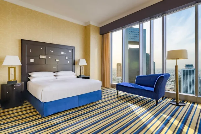 غرفة تنفيذية بسرير كينج، Marriott Marquis City Center Doha 3/8