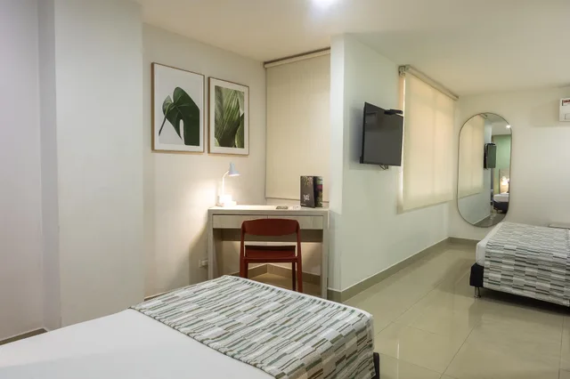 غرفة قياسية ثلاثية بإطلالة، Suite Comfort Hotel 1/4