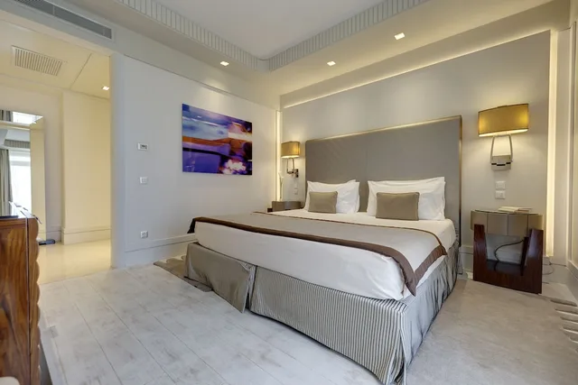 Presidential, Suite, King Bed, Terrace, Melia Genova 2/10