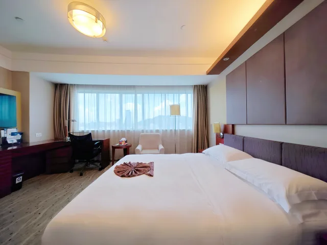 Elegant, Double Bed، Jingmin Central 1/6