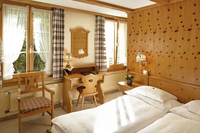 Small Double, Twin Beds، Hotel Alpenrose Wengen 2/4