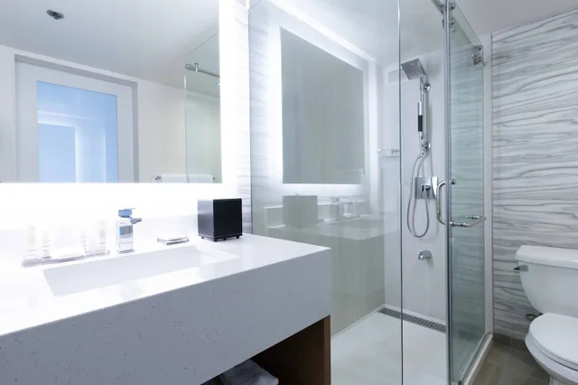 Tower, King Bed, Ocean View, Sofa, Balcony، Waikiki Beach Marriott Resort and Spa 2/2