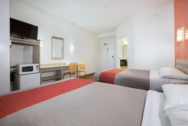 Standard, 2 Double Beds, Motel6 Brooklyn Center, MN - Minneapolis 1/10