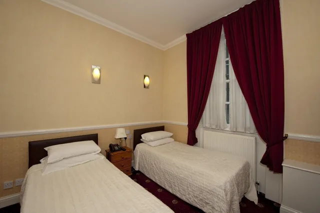 غرفة قياسية بسرير مزدوج، Balmoral House Hotel 1/3
