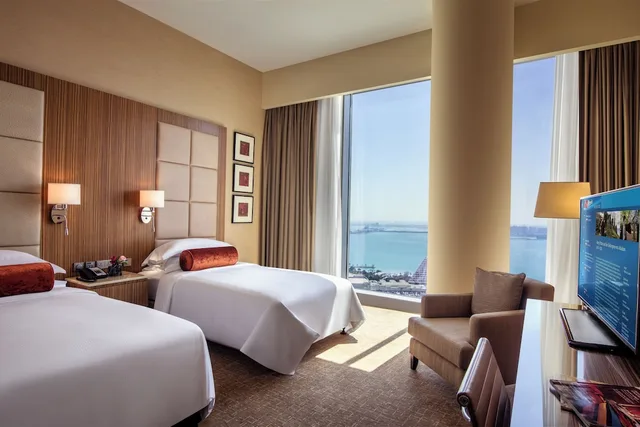 شقة بسرير كينج وسريرين منفصلين بإطلالة على البحر بغرفتي نوم، City Centre Rotana Doha 2/6