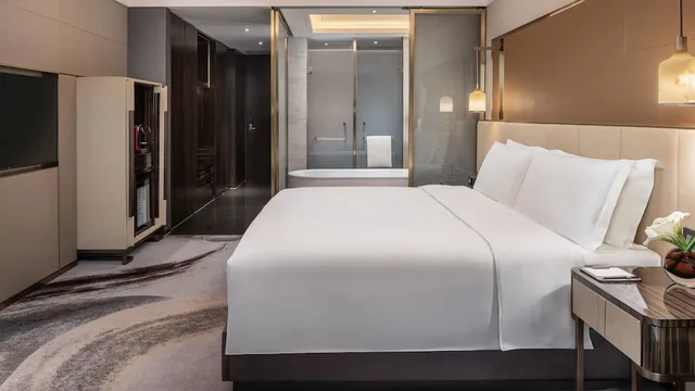 غرفة كلاسيكية بسرير كينج بإطلالة على المدينة، InterContinental Zhengzhou Zhengdong by IHG 4/6