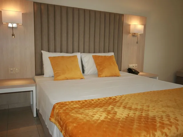 غرفة قياسية بإطلالة على البحر، Aristoteles Holiday Resort & Spa 2/2