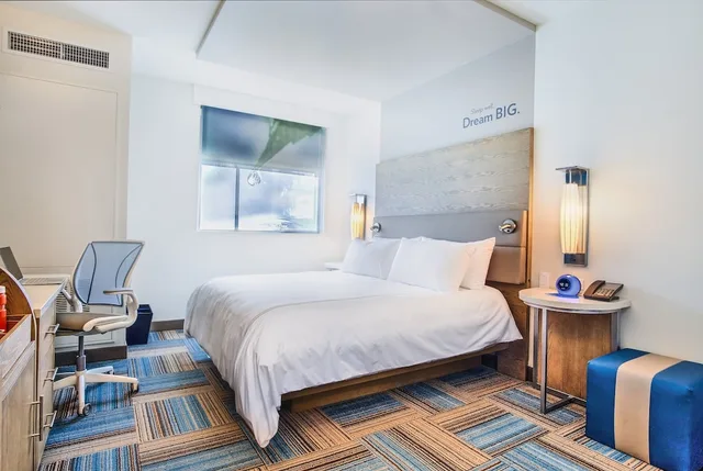 غرفة قياسية بسرير فردي بإطلالة على البحيرة، Even Hotel Miami Airport 1/10