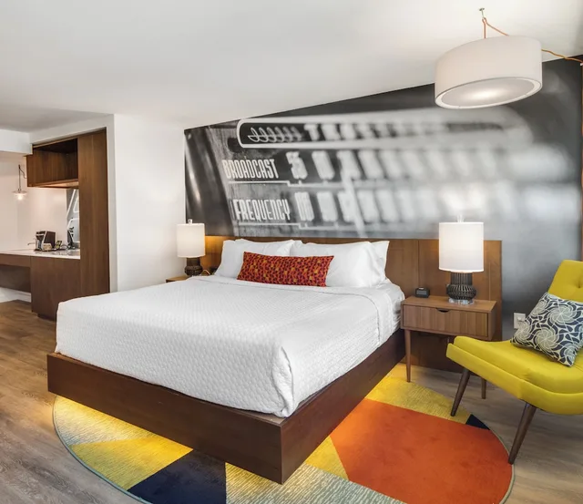 غرفة بريميوم بسرير كينج، Hotel Indigo Memphis Downtown 5/8