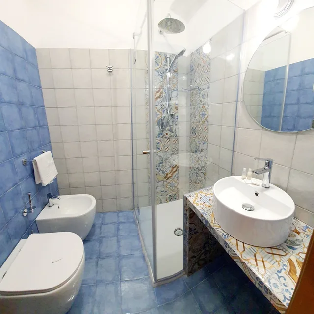 غرفة كلاسيكية صغيرة بسرير مزدوج أو سريرين منفصلين بشرفة، HOTEL CALA MARINA 3/3