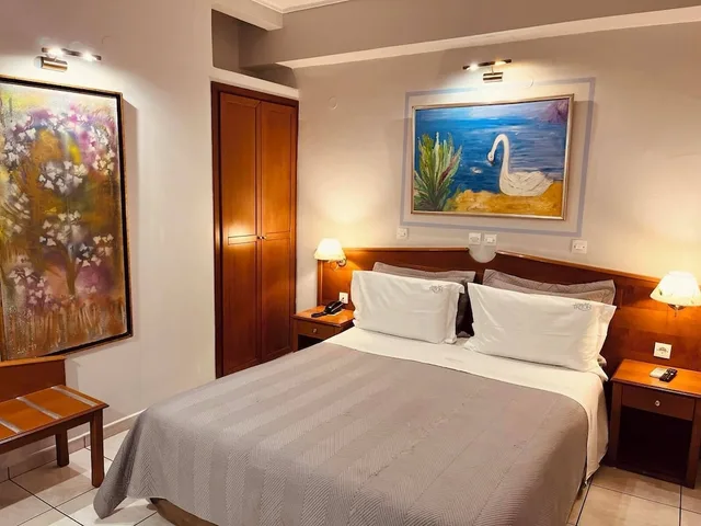 غرفة قياسية بسريرين منفصلين، Triton Hotel 1/10