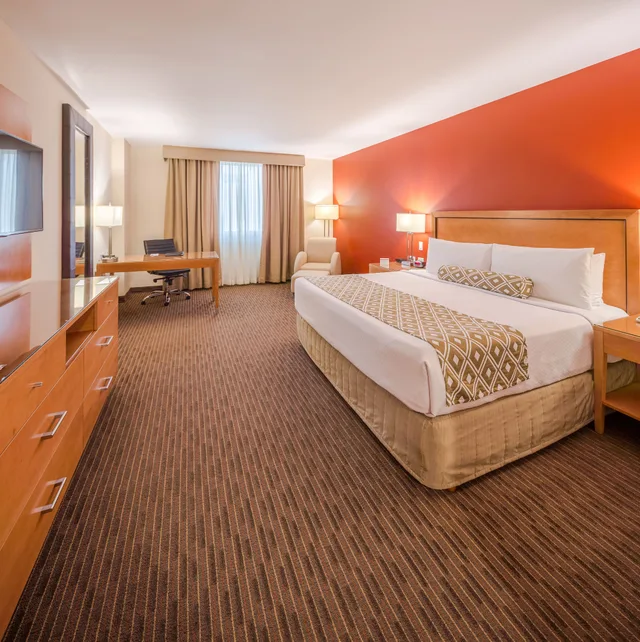 غرفة بريميوم بسرير مزدوج، CROWNE PLAZA MONTERREY AEROPUERTO 1/4