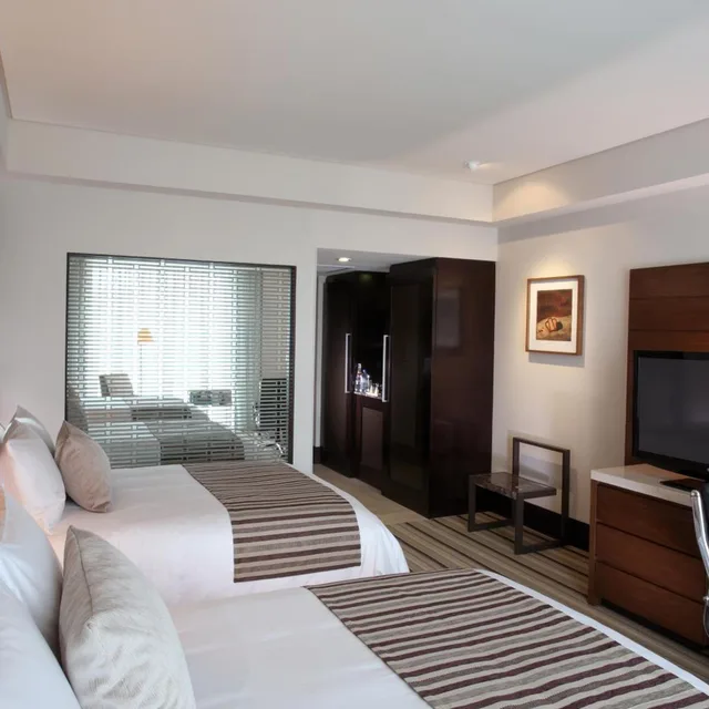 غرفة ديلوكس بسريرين مزدوجين بإطلالة على المدينة، JW Marriott Hotel Mexico City Santa Fe 5/9