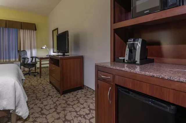 1 Bedroom, Deluxe, Suite, King Bed, Hilton Garden Inn Devens Common 7/7