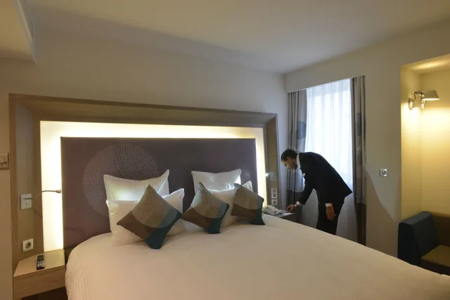 جناح سوبيريور بسريرين منفصلين وسرير كينج، Novotel Cairo Airport 5/10