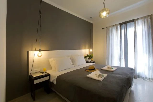 1 Bedroom, Suite, 1 King and 1 Single Beds, City View, Loc Aparthotel Annunziata 1/9