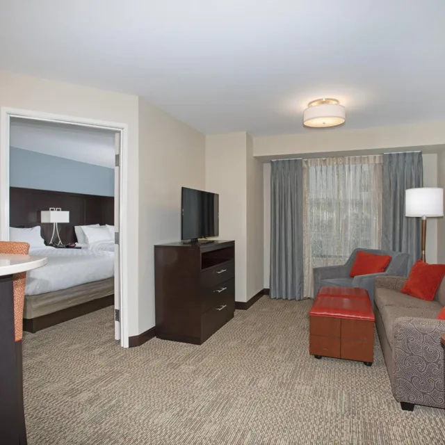 جناح بغرفتي نوم مع أريكة، STAYBRIDGE SUITES DENVER SOUTH - HIGHLANDS RANCH 3/3