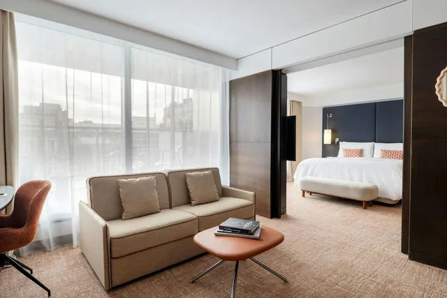 Suite, King Bed, Eiffel View, Terrace, High Floor، Renaissance Paris Arc de Triomphe Hotel 8/10